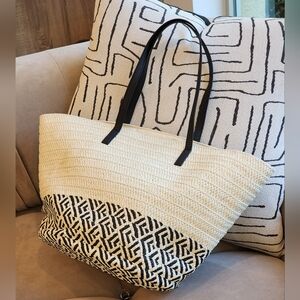 Stylish Woven Women's Large Capacity Straw Beach Tote Bag with Black Handles